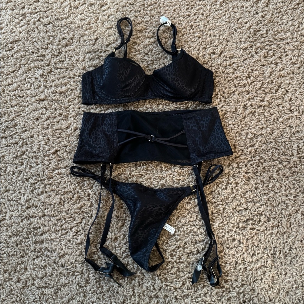 Intimissimi Balconette Bra Set